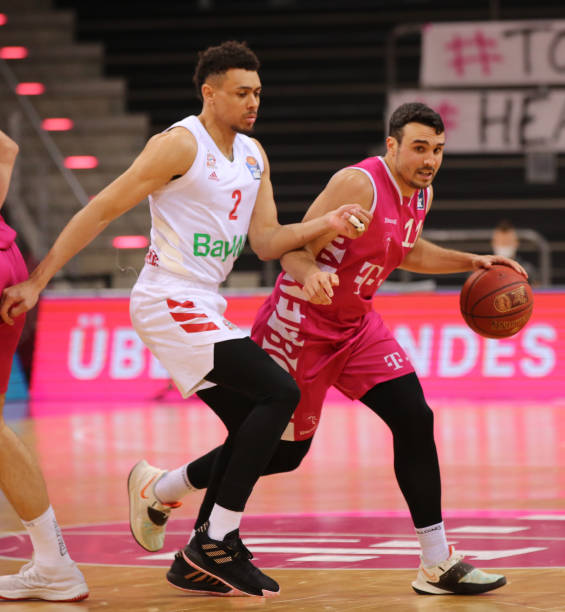 比赛中途经 比赛中途经