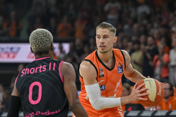 自己的对手 自己的对手